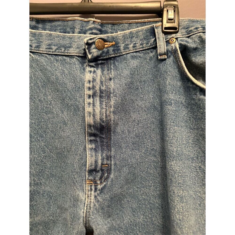 Wrangler Men's Straight Blue Jeans Size 42x30 Denim 5-Pocket Style - Picture 5 of 10